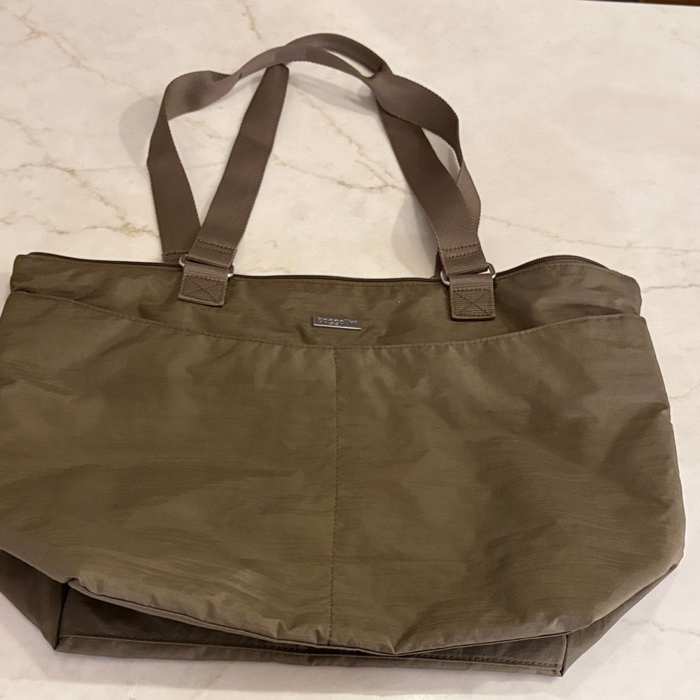 Baggallini Bag - Picture 2 of 9